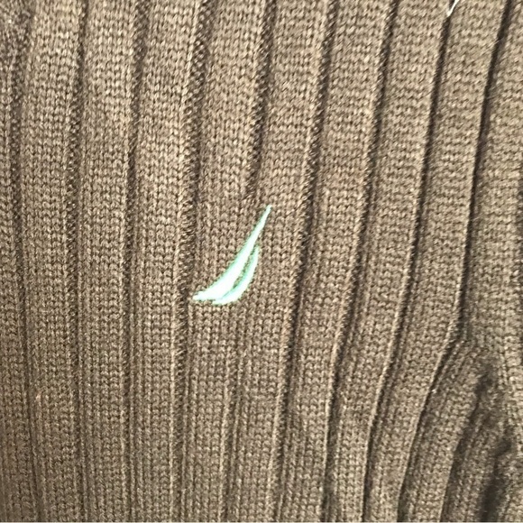 nautica knitted sweater vest. Chocolate brown and green. Size XL. Unisex - Picture 2 of 6